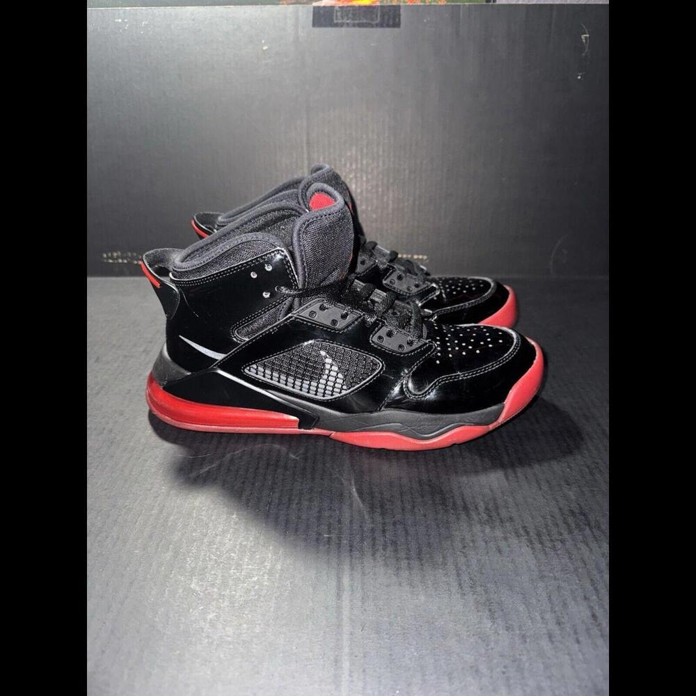 Nike Air Jordan Mars 270 BRED - CD7070-006 - Size 9